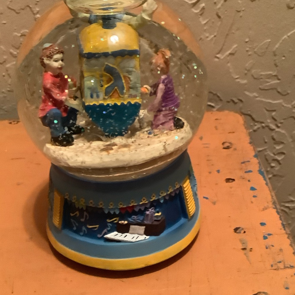 Rite Lite Judai Keepsakes Charming Kids Snow Globe with Playful Figures